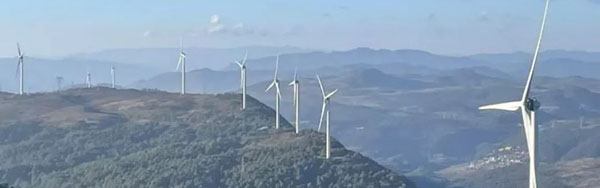 春光鍍電千峰翠，陽(yáng)光智造萬(wàn)象新